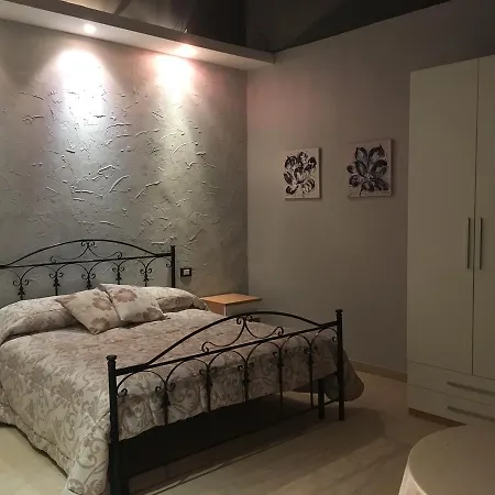 Sax Palazzo Sarro Alojamento de Acomodação e Pequeno-almoço Trani
