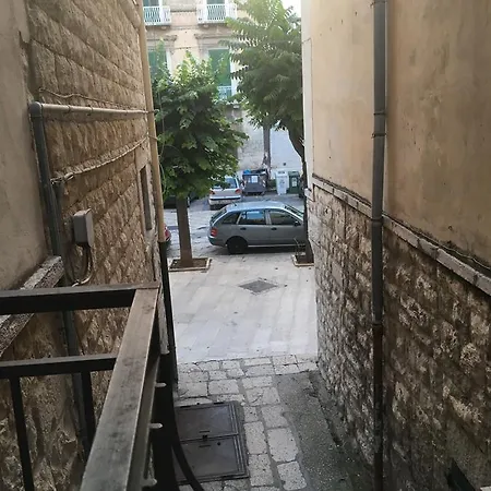 Alojamento de Acomodação e Pequeno-almoço Sax Palazzo Sarro